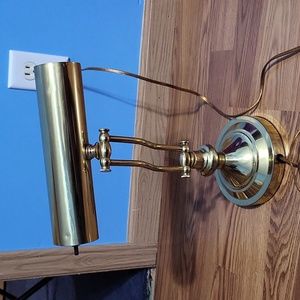 Vintage Underwriters Laboratories portable brass lamp plug in adjustable light